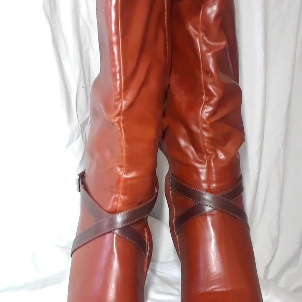 Shoes - Picture 6 of 8
